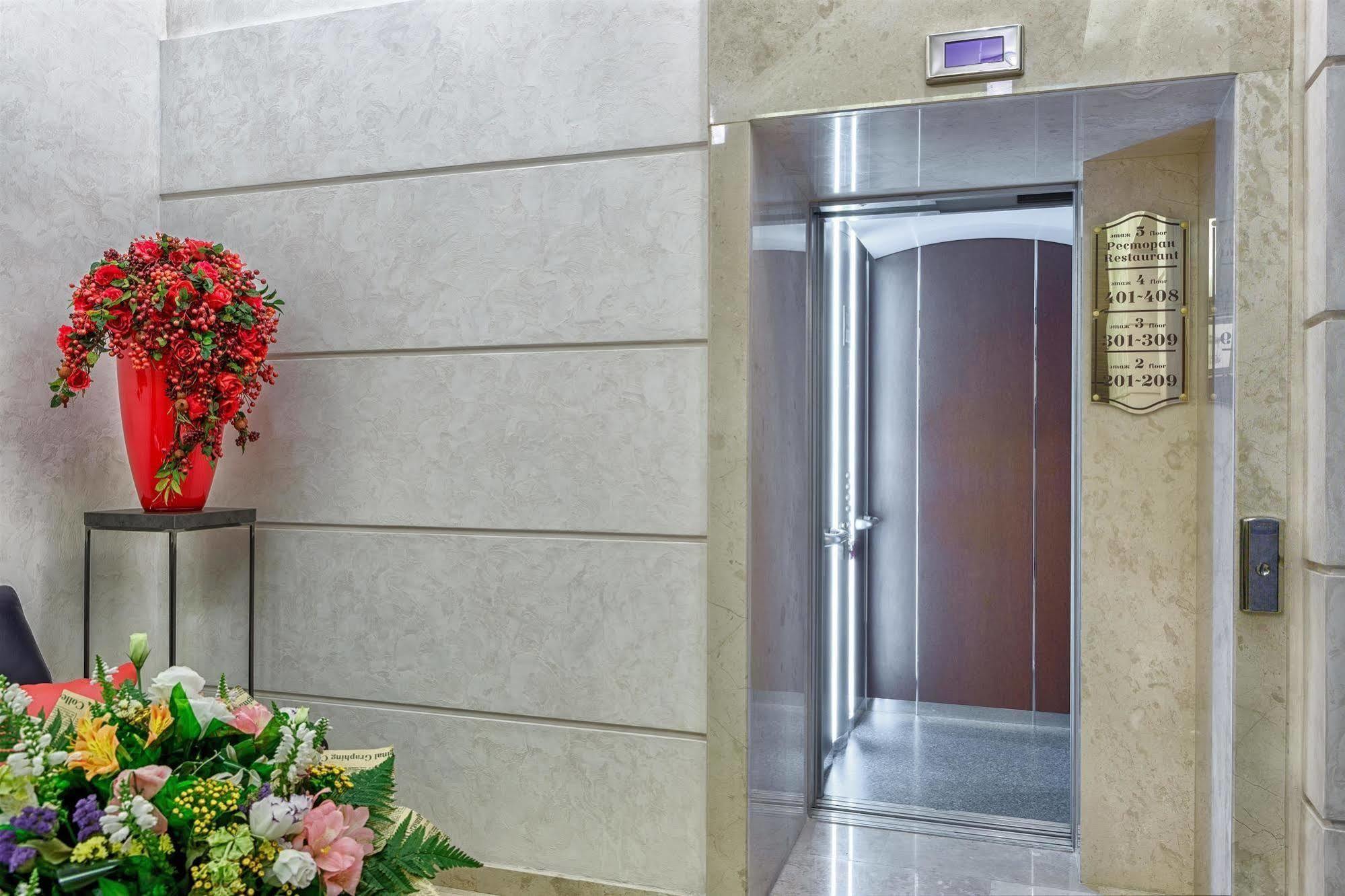 Alarus Luxe Hotel Odesa Exterior foto